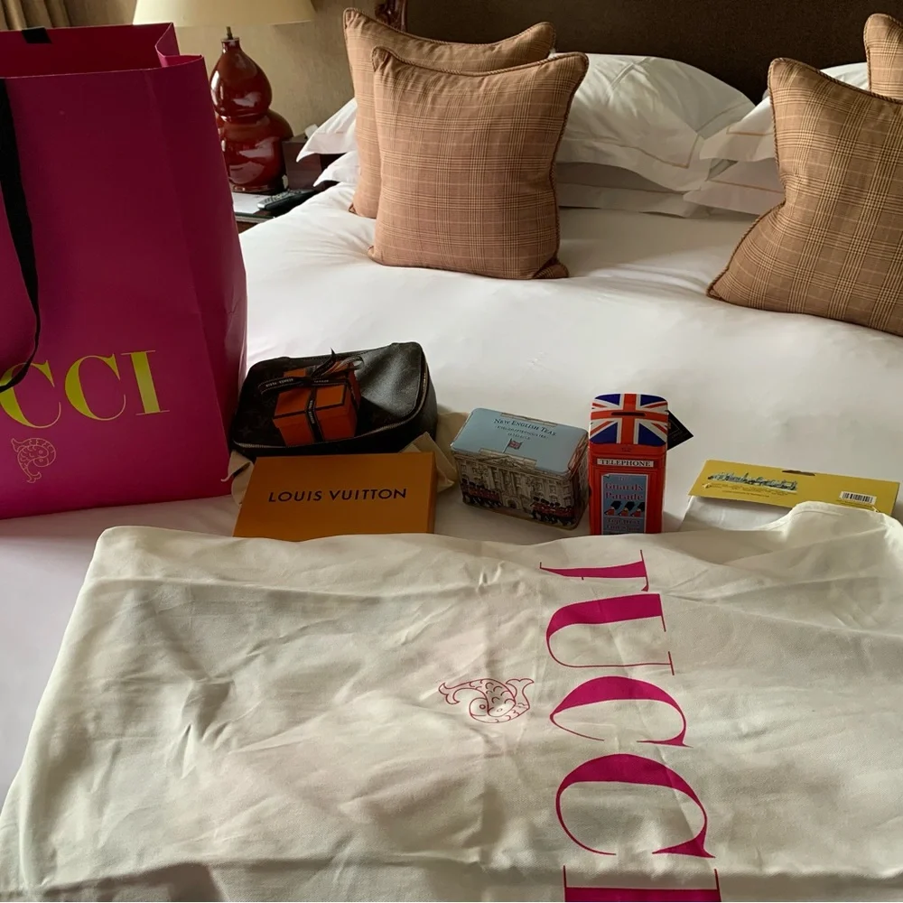 Brand new rare Emilio Pucci pink authentic shopping bag with fabric handles